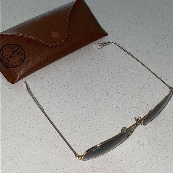 Ray-Ban Aviators - Picture 2 of 3